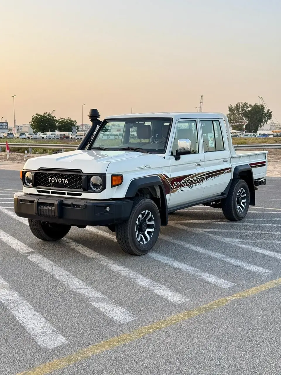 Toyota Land Cruiser 70 LC76 HT VXR 2026
