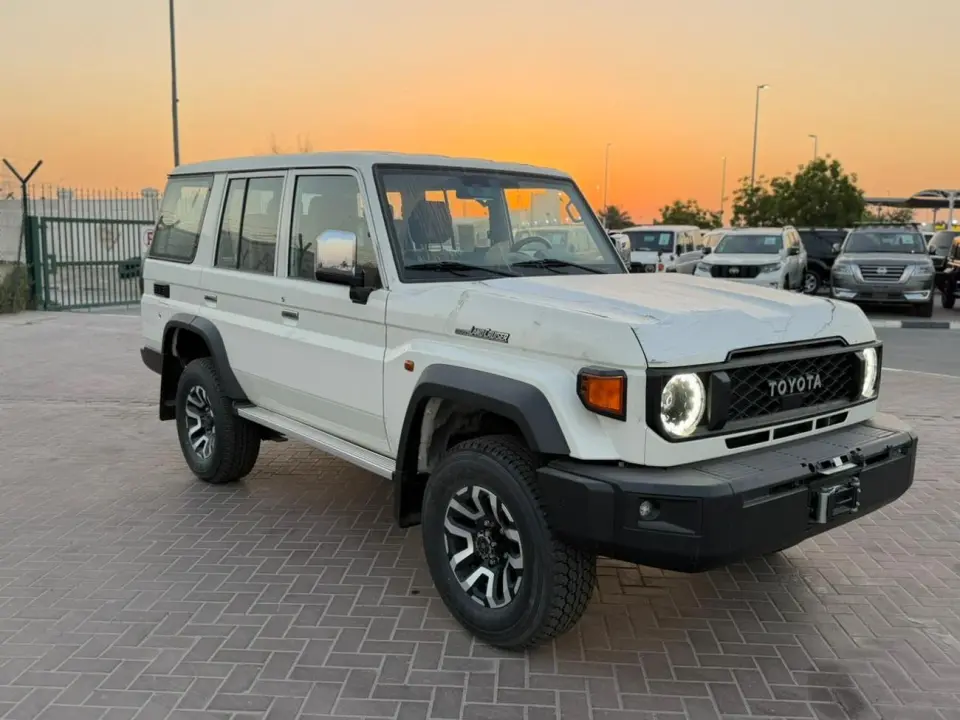 Toyota Land Cruiser 70 TOYOTA LAND CRUISER LC76 2.8 AT FULL OPTION GCC SAUDI 2025