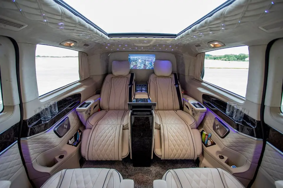Mercedes-Benz V300 AVANTGARDE 2026