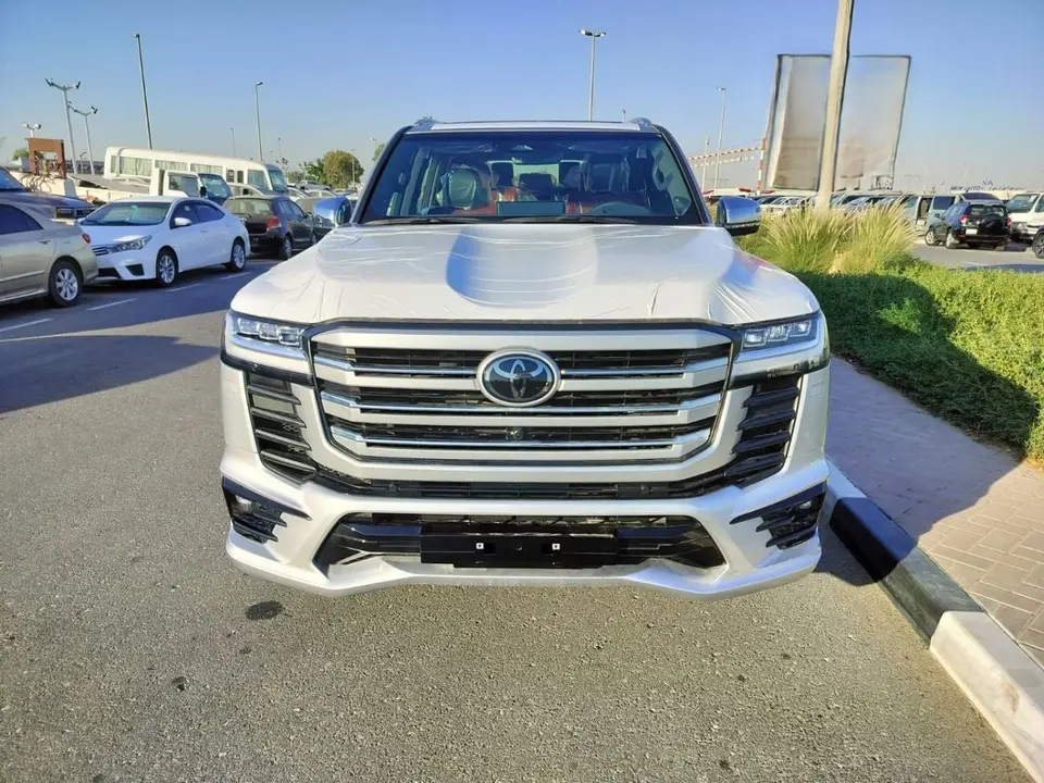 Toyota Land Cruiser VXR 2025
