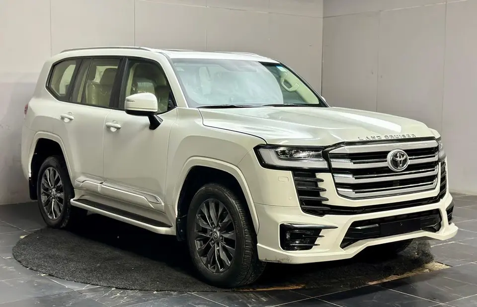 Toyota Land Cruiser GXR 2025