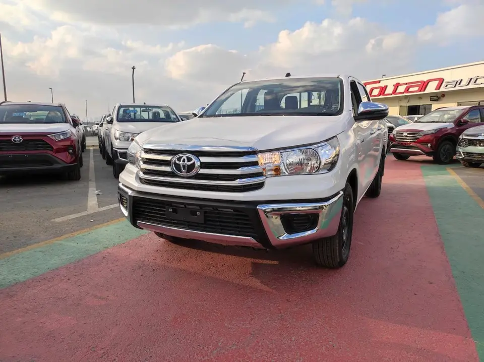 Toyota Hilux 2.4l Diesel M/T RWD 2026