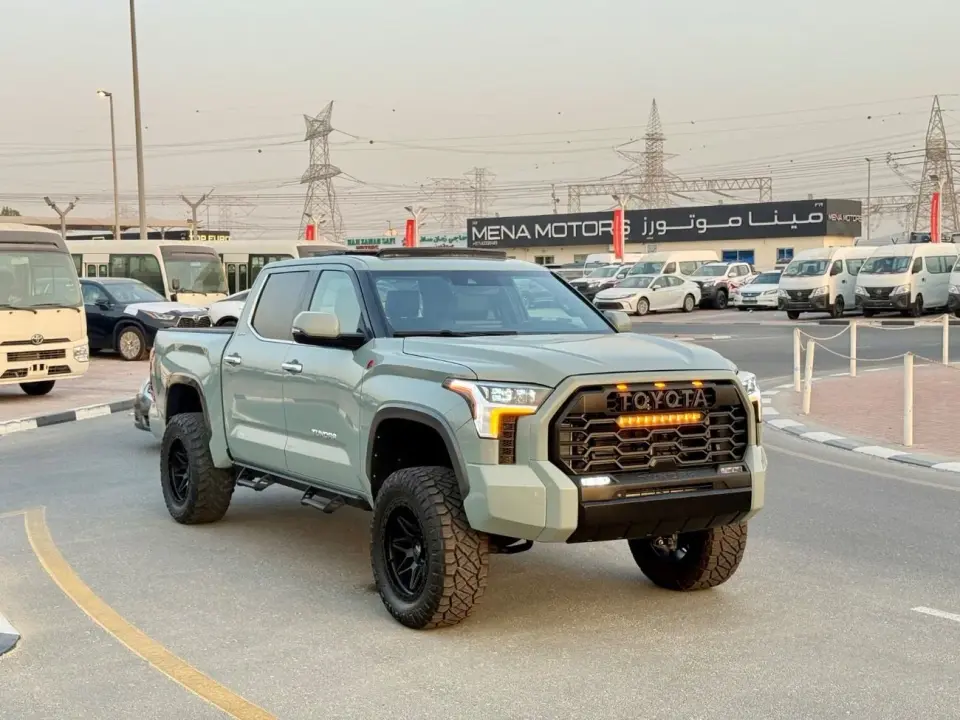 Toyota Tundra CREWMAX CAPSTONE 2025