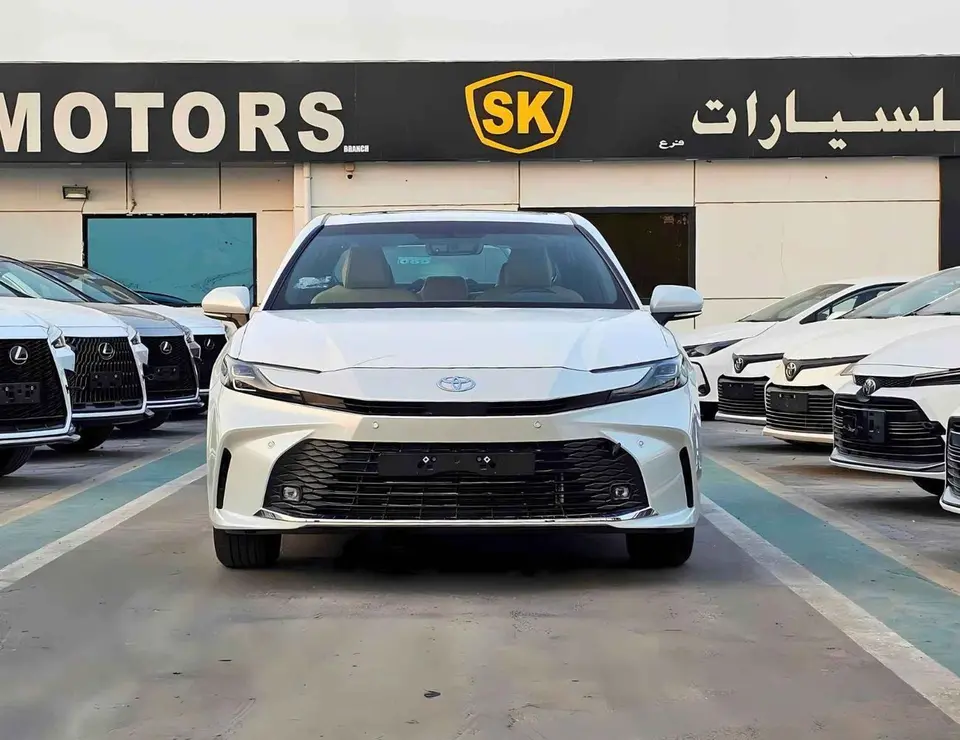 Toyota Camry GLE 2025