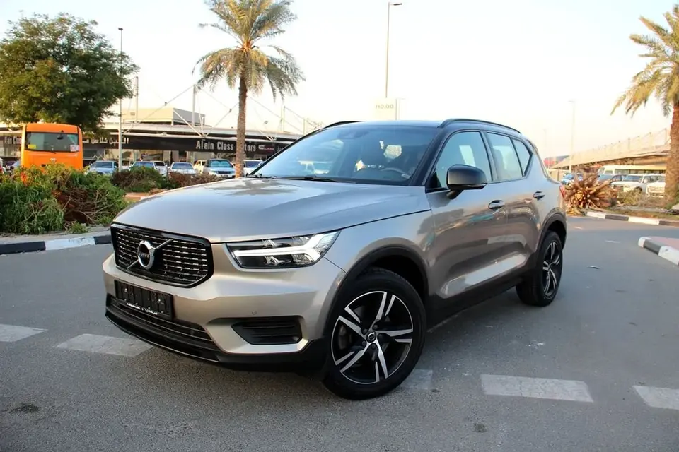 Volvo XC40 R DESIGN 2022