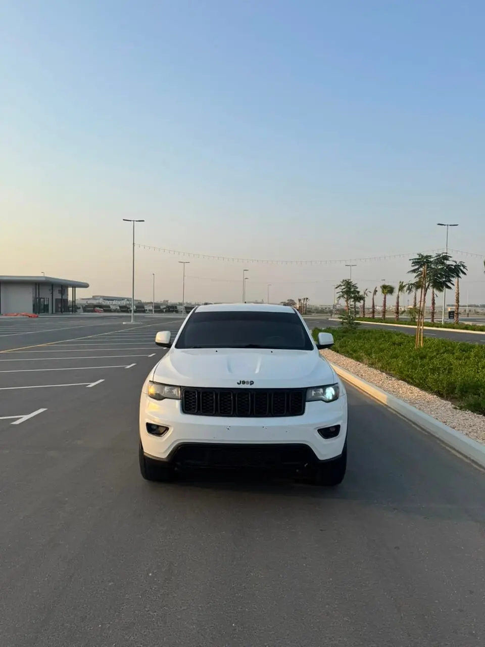 Jeep Grand Cherokee LAREDO 2021