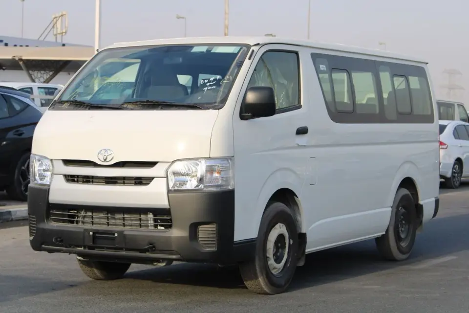 Toyota Hiace DLS - STANDARD ROOF 2025