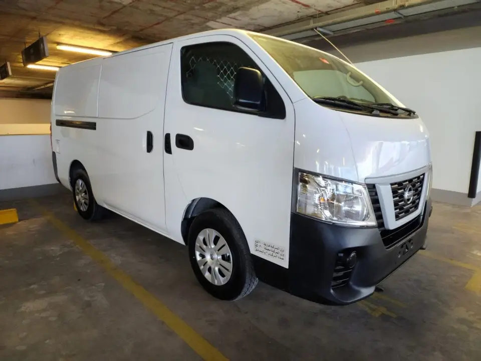 Nissan Urvan STANDARD 2021