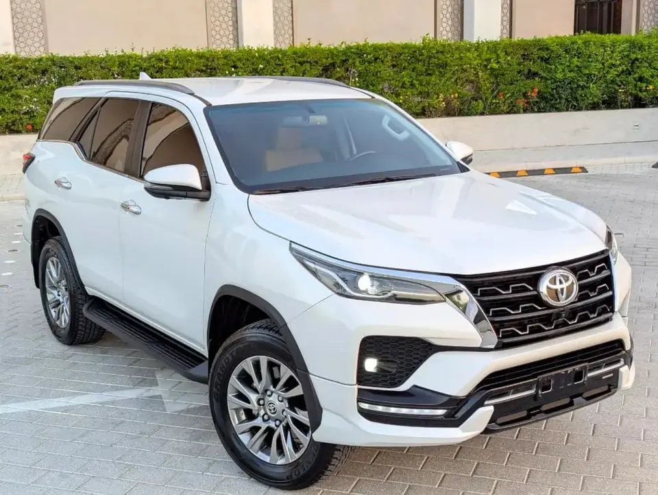 Toyota Fortuner VXR 2025
