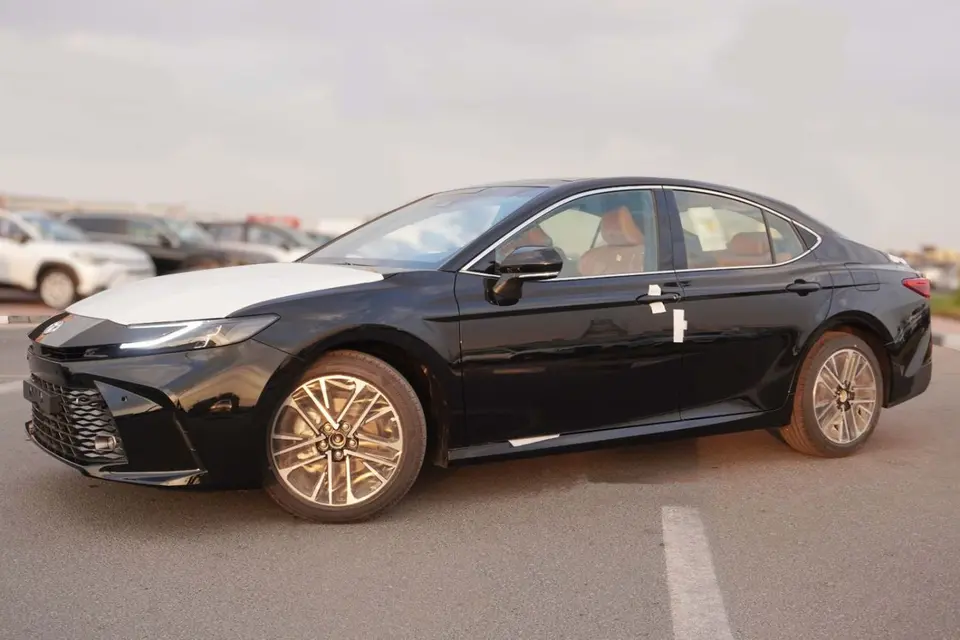 Toyota Camry GLE 2025