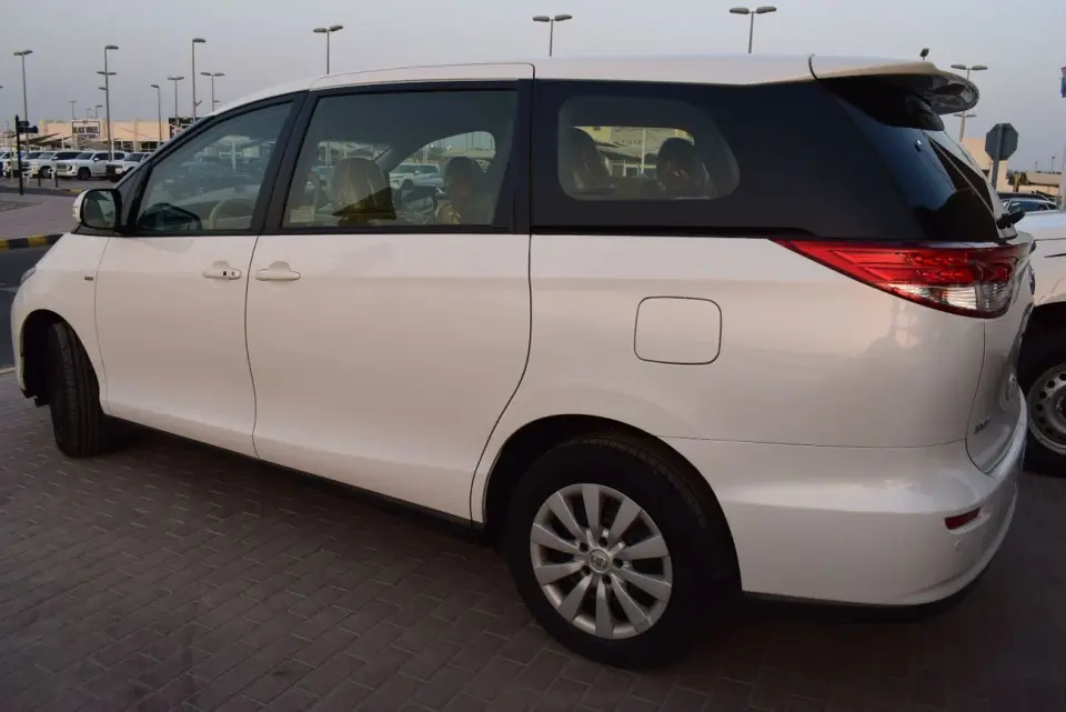 Toyota Previa S 2019