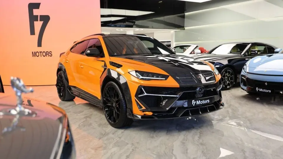 Lamborghini Urus STANDARD 2021