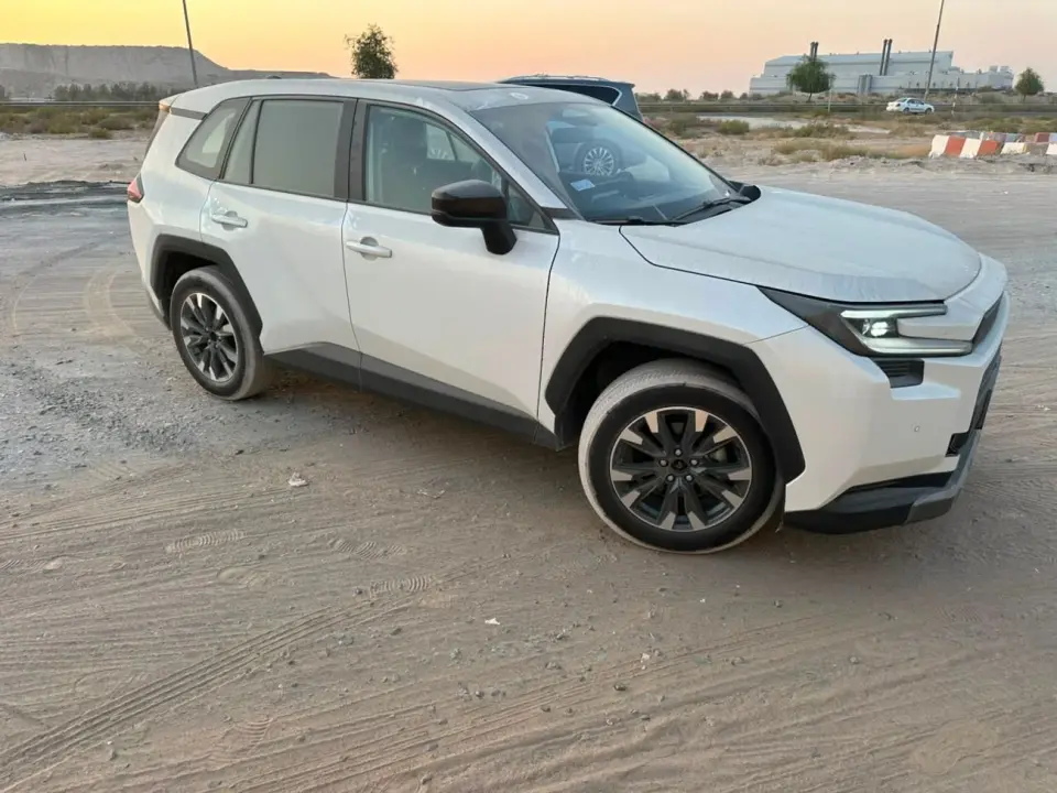 Toyota RAV4 LE 2026