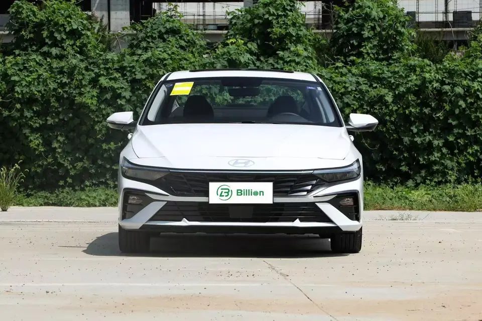Hyundai Elantra COMFORT 2025