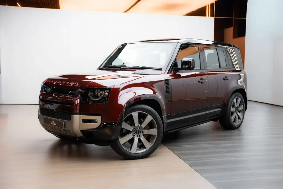 Land Rover Defender 110 ULTIMATE EDITION P525 2026