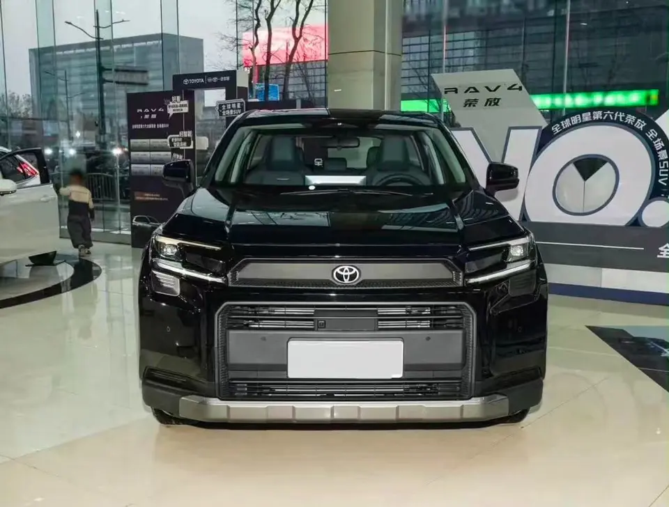 Toyota RAV4 LE 2026