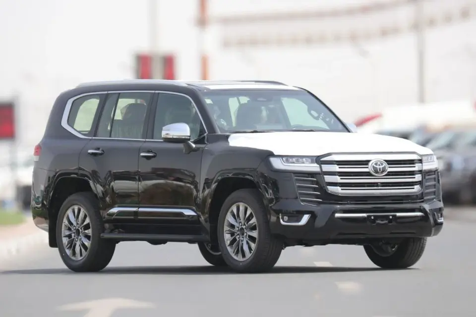 Toyota Land Cruiser VX 2026