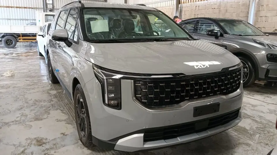 Kia Carnival EX DLX 2026