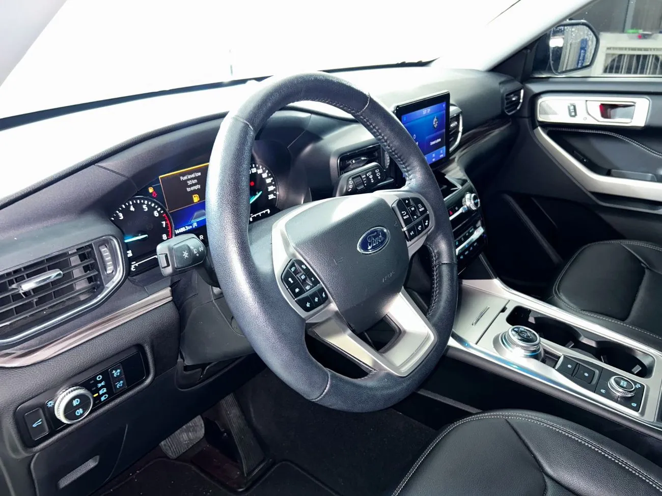 Ford Explorer LIMITED 2024 — фото 10