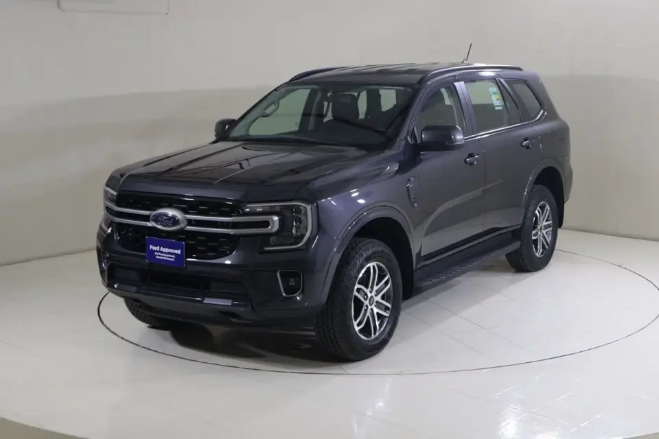 Ford Everest XLS 2025