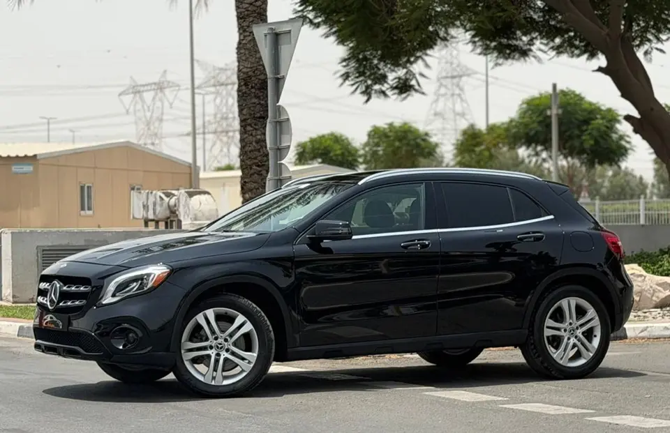 Mercedes-Benz GLA250 STANDARD 2020